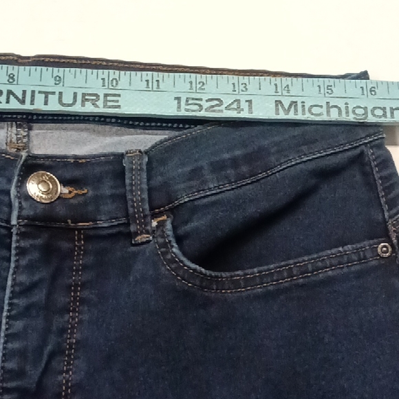 Women's Lee Easy Fit Jeans - Picture 6 of 12